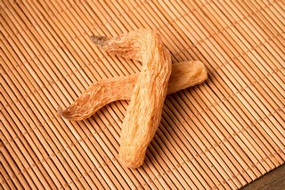 香烟与裙摆爱情诗歌_香烟和爱情的文案